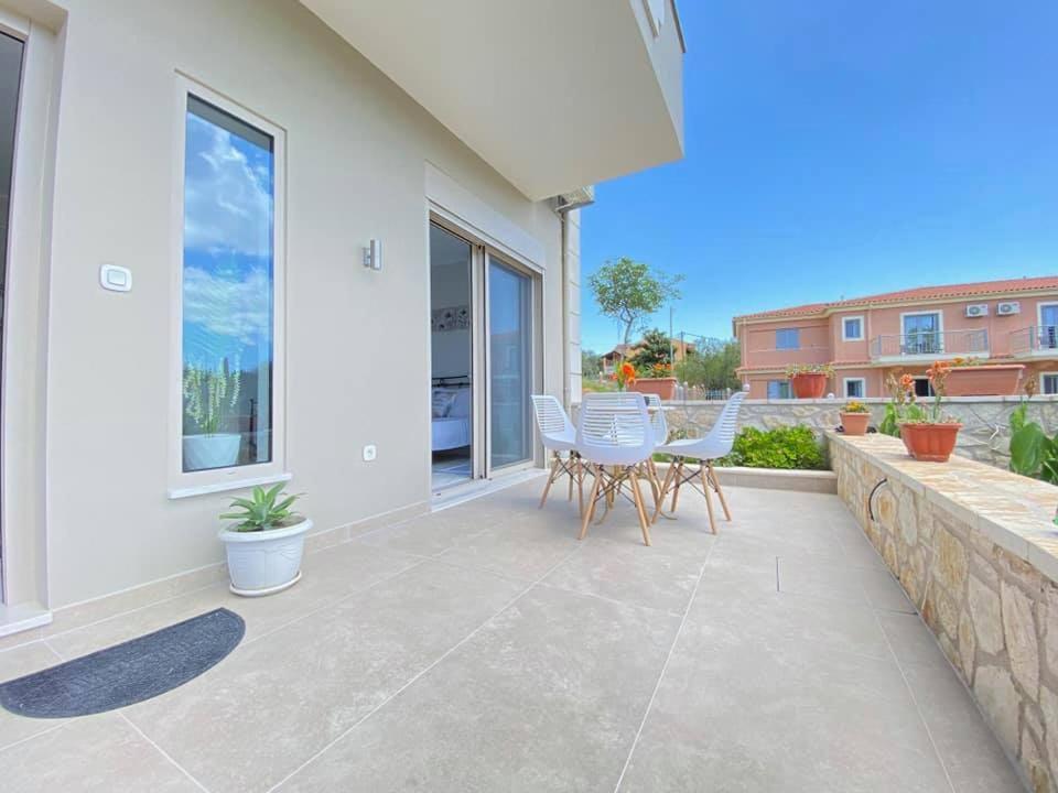 Grey Luxury House Apartment Ypsos Exterior photo