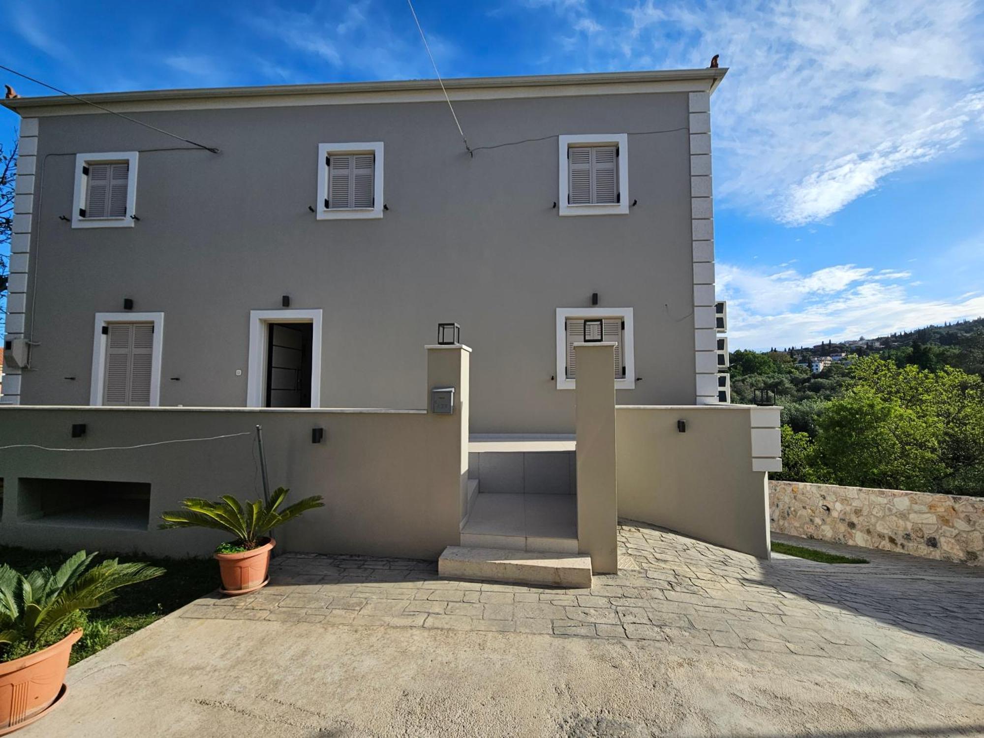 Grey Luxury House Apartment Ypsos Exterior photo
