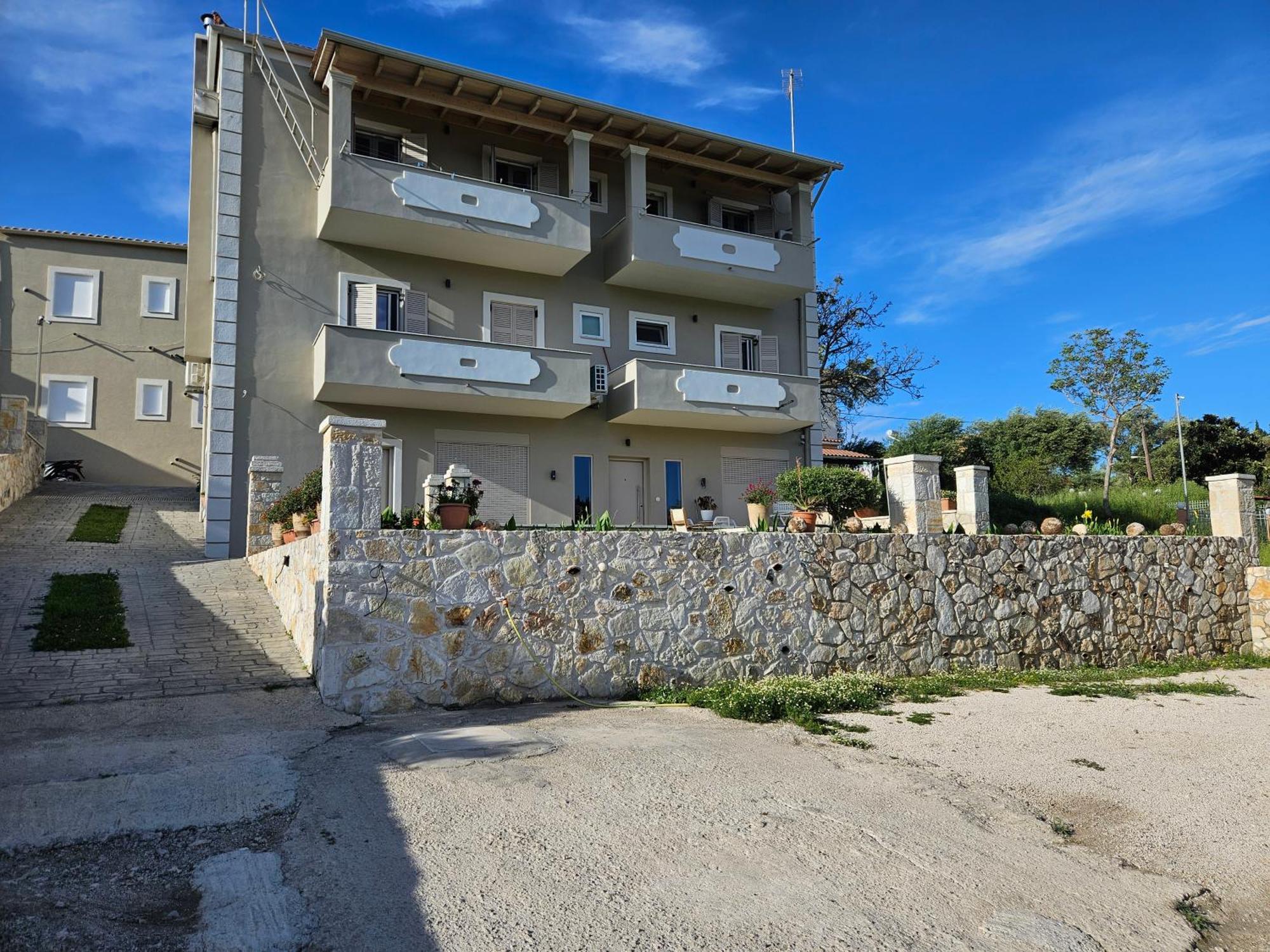 Grey Luxury House Apartment Ypsos Exterior photo
