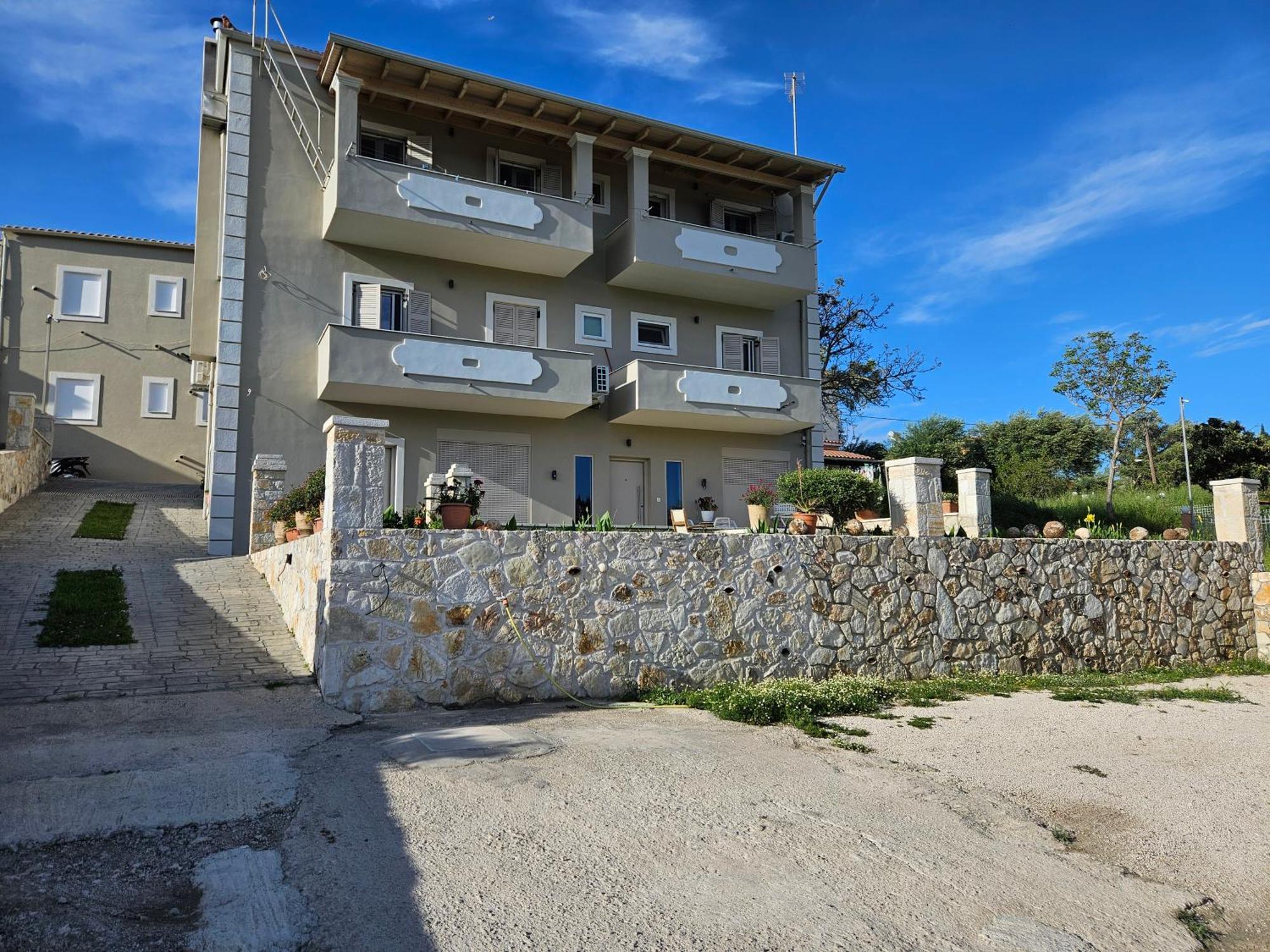 Grey Luxury House Apartment Ypsos Exterior photo