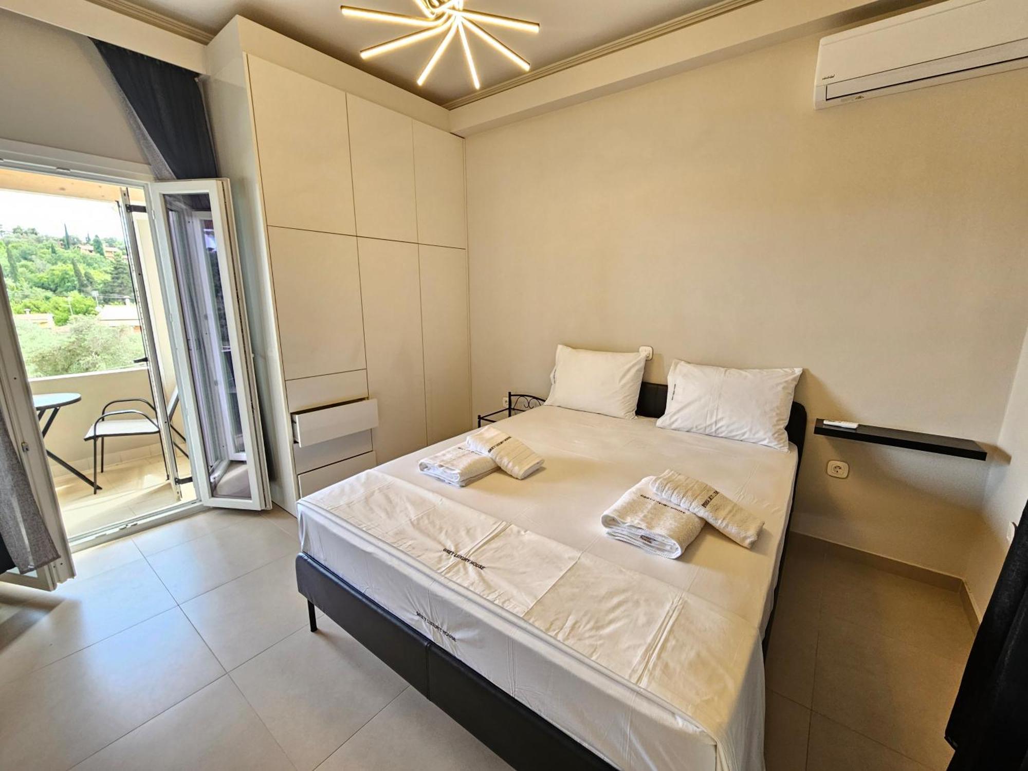 Grey Luxury House Apartment Ypsos Exterior photo