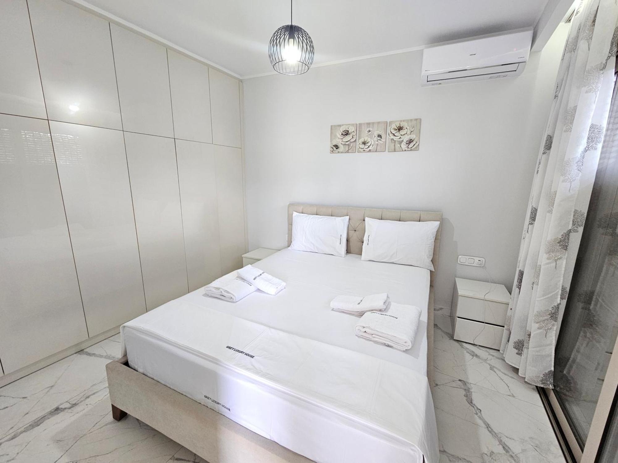 Grey Luxury House Apartment Ypsos Exterior photo