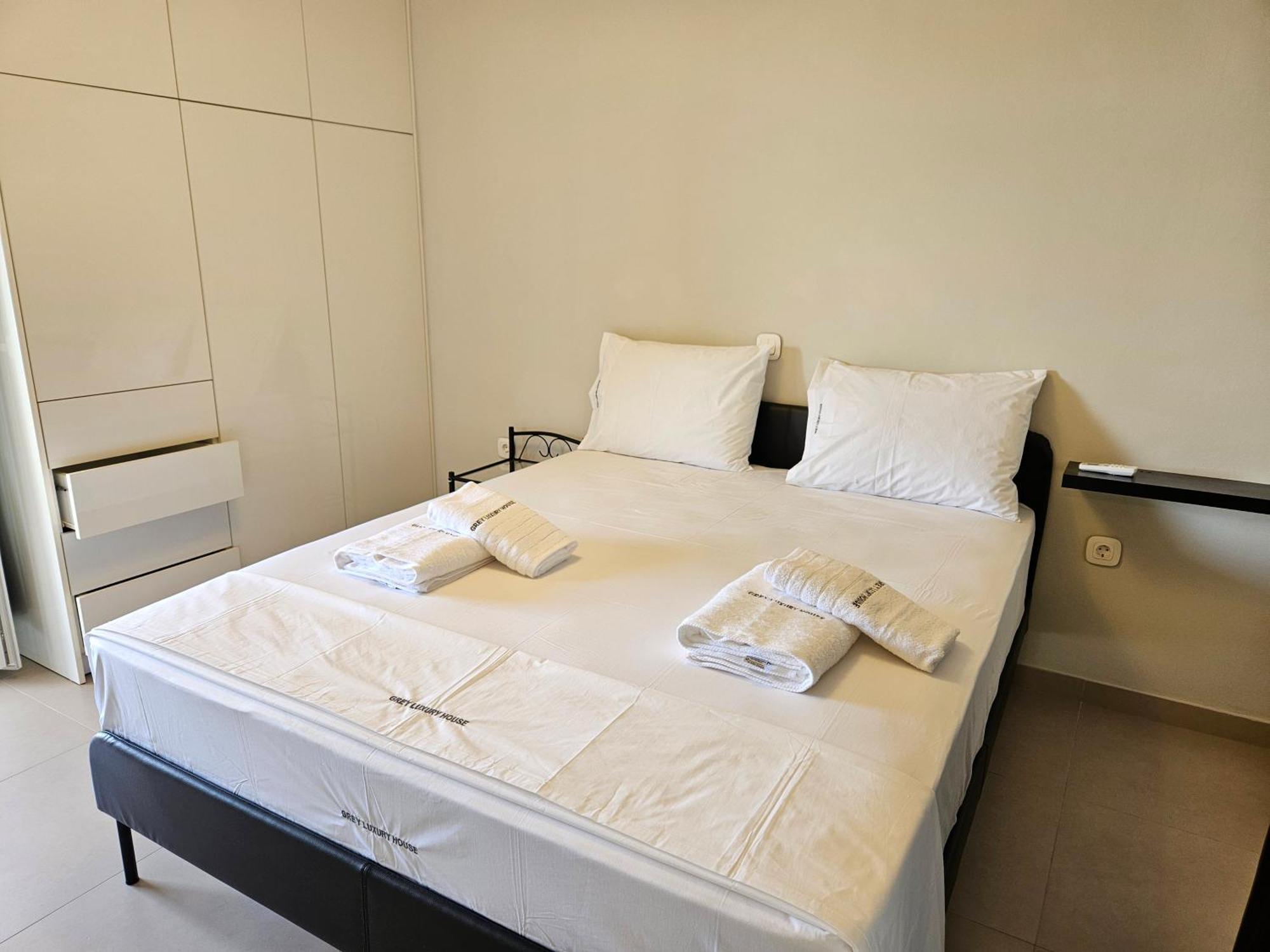 Grey Luxury House Apartment Ypsos Exterior photo